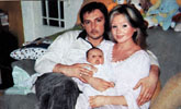 Ирина Климова и Алексей Нилов с сыном Никитой. Март 2003 г.
